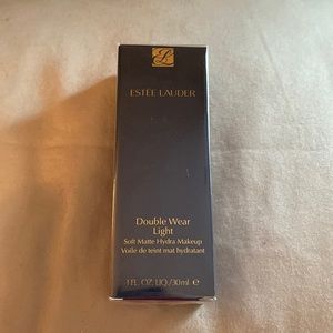 Estée Lauder Double Wear Light